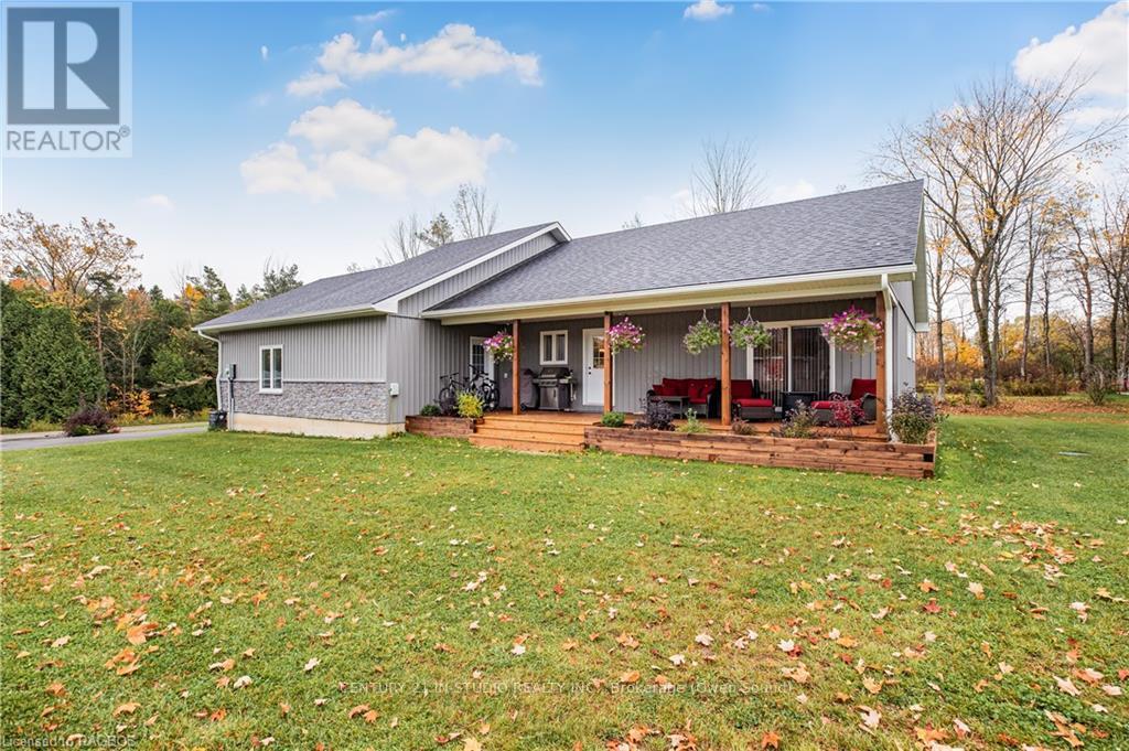 135 Confederation Drive, Chatsworth, Ontario  N0H 1R0 - Photo 3 - X11898829