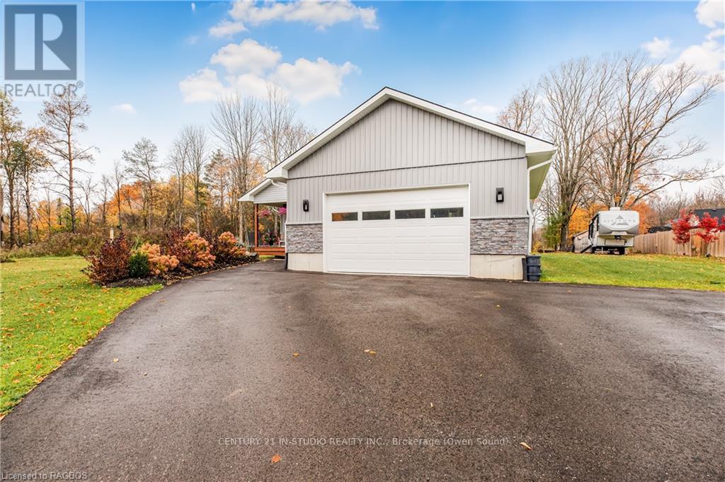 135 Confederation Drive, Chatsworth, Ontario  N0H 1R0 - Photo 6 - X11898829