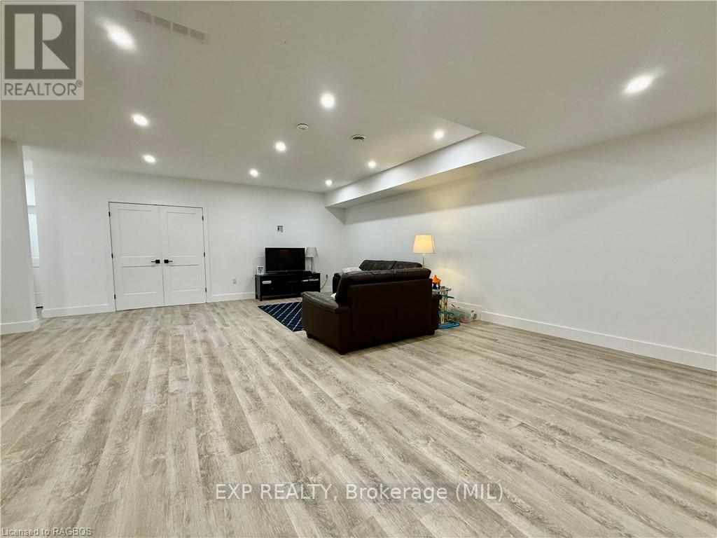 213 Devinwood Ave, Brockton, Ontario  N0G 2V0 - Photo 20 - X11898843