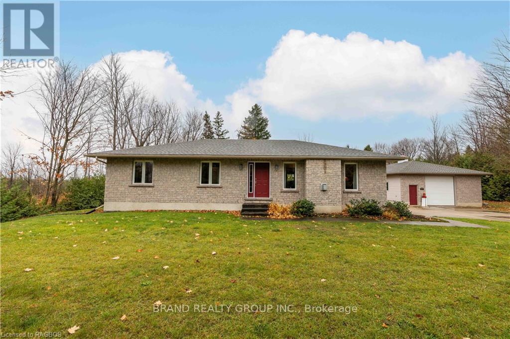 109 Alexandria St, Georgian Bluffs, Ontario  N0H 1S0 - Photo 1 - X11898857