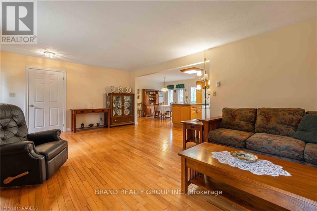 109 Alexandria St, Georgian Bluffs, Ontario  N0H 1S0 - Photo 6 - X11898857