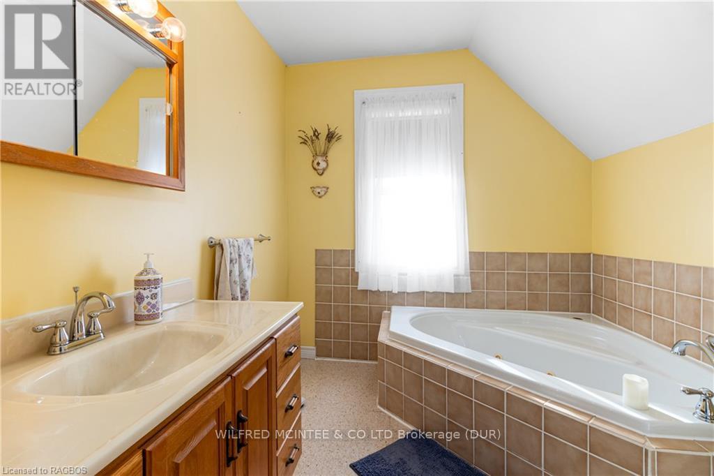 522223 Concession 12 Ndr, West Grey, Ontario  N0G 1S0 - Photo 26 - X11898884