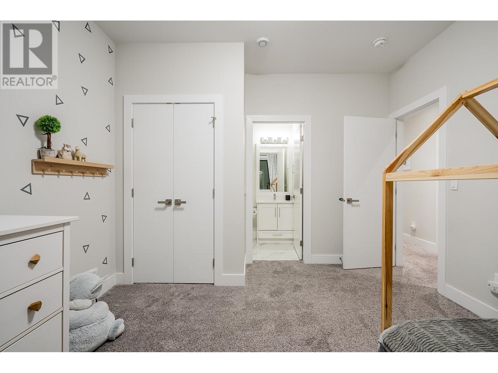 3431 Victoria Drive, Coquitlam, British Columbia  V3B 2V5 - Photo 12 - R2949202