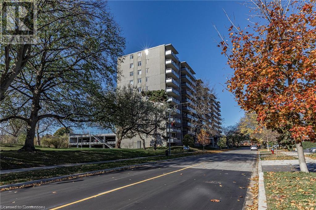 770 HAGER Avenue Unit# 402, Burlington, Ontario