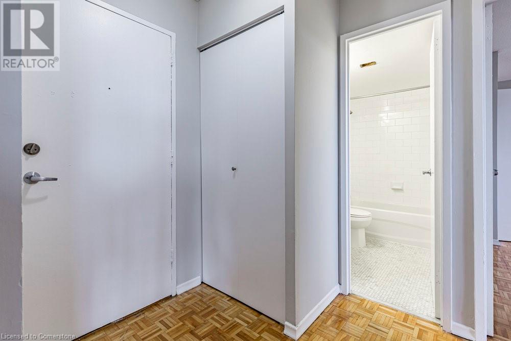 770 Hager Avenue Unit# 402, Burlington, Ontario  L7S 1X1 - Photo 11 - 40686170