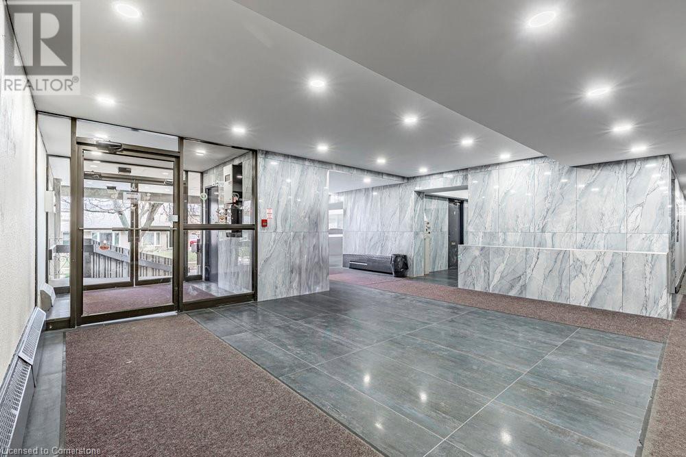 770 Hager Avenue Unit# 402, Burlington, Ontario  L7S 1X1 - Photo 2 - 40686170