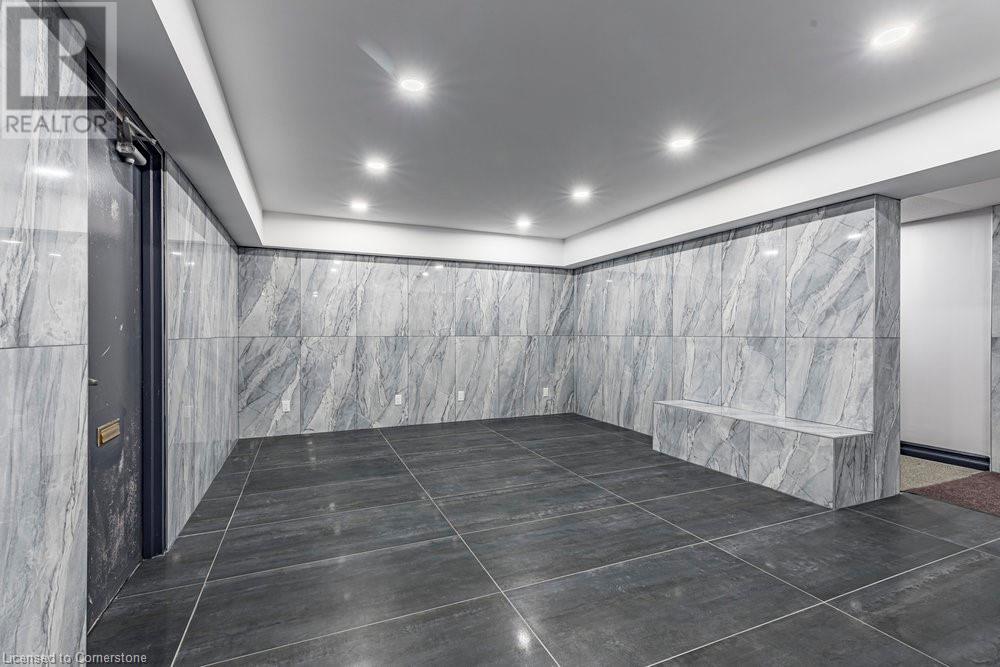 770 Hager Avenue Unit# 402, Burlington, Ontario  L7S 1X1 - Photo 3 - 40686170