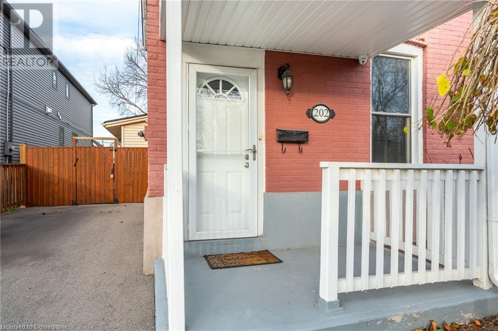 202 Canada Street, Hamilton, Ontario  L8P 1P6 - Photo 4 - 40677817