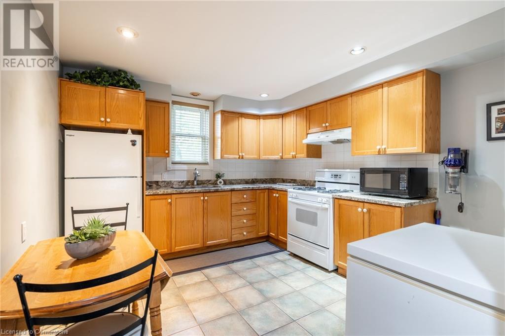 202 Canada Street, Hamilton, Ontario  L8P 1P6 - Photo 14 - 40677817