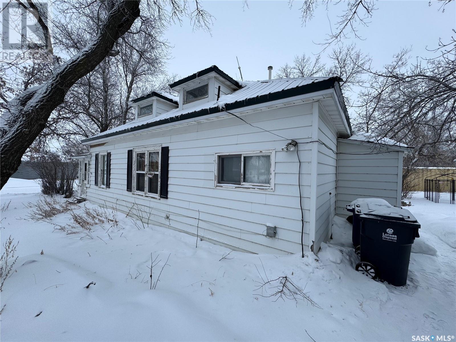 614 Whyte Street, Loreburn, Saskatchewan  S0H 2S0 - Photo 2 - SK990881