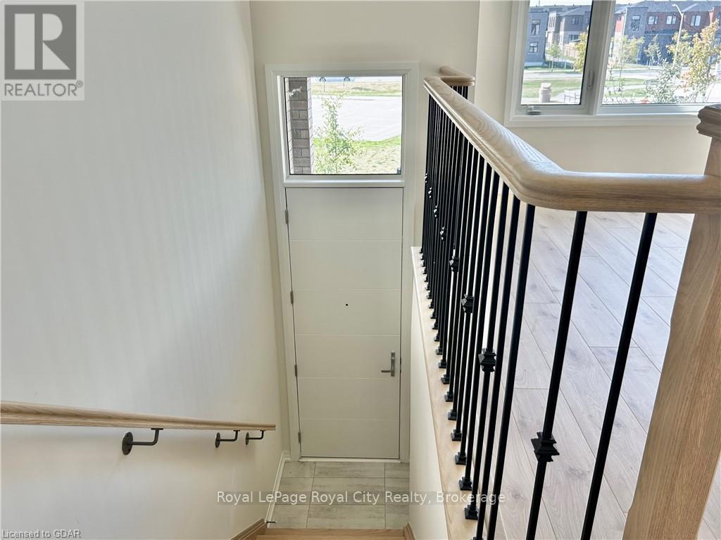 11 Cherry Hill Lane, Barrie, Ontario  L9J 0M7 - Photo 6 - S11898401