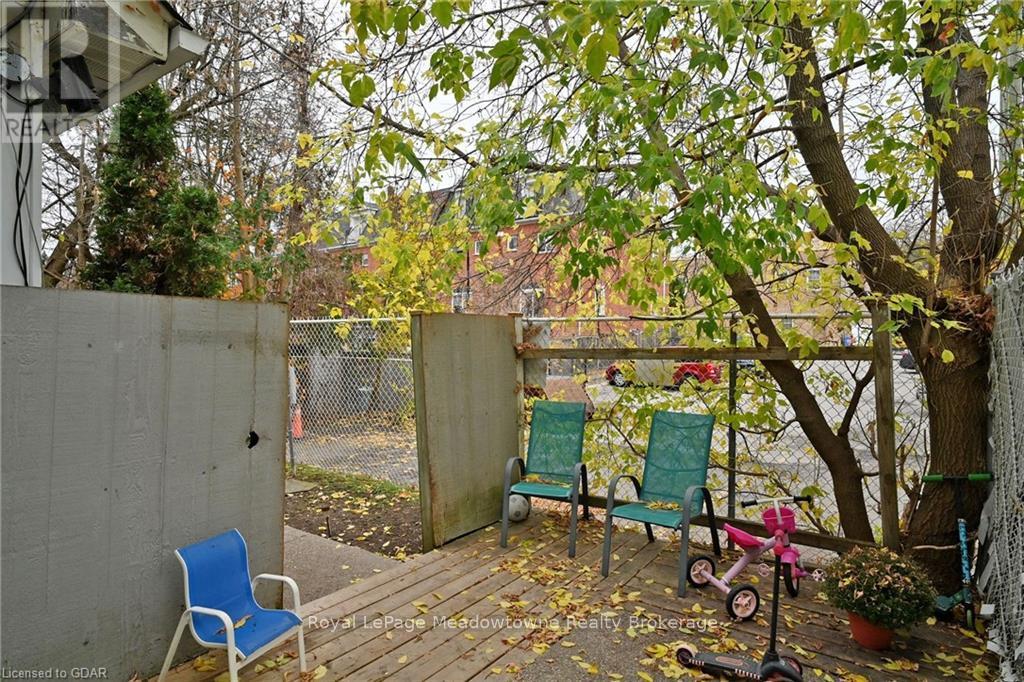 12 Wesleyan Street, Halton Hills, Ontario  L7G 2E1 - Photo 12 - W11898372