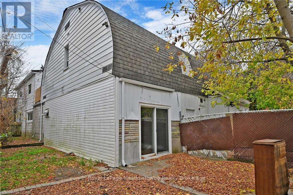 12 Wesleyan Street, Halton Hills, Ontario  L7G 2E1 - Photo 13 - W11898372