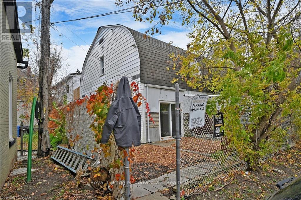 12 Wesleyan Street, Halton Hills, Ontario  L7G 2E1 - Photo 3 - W11898372