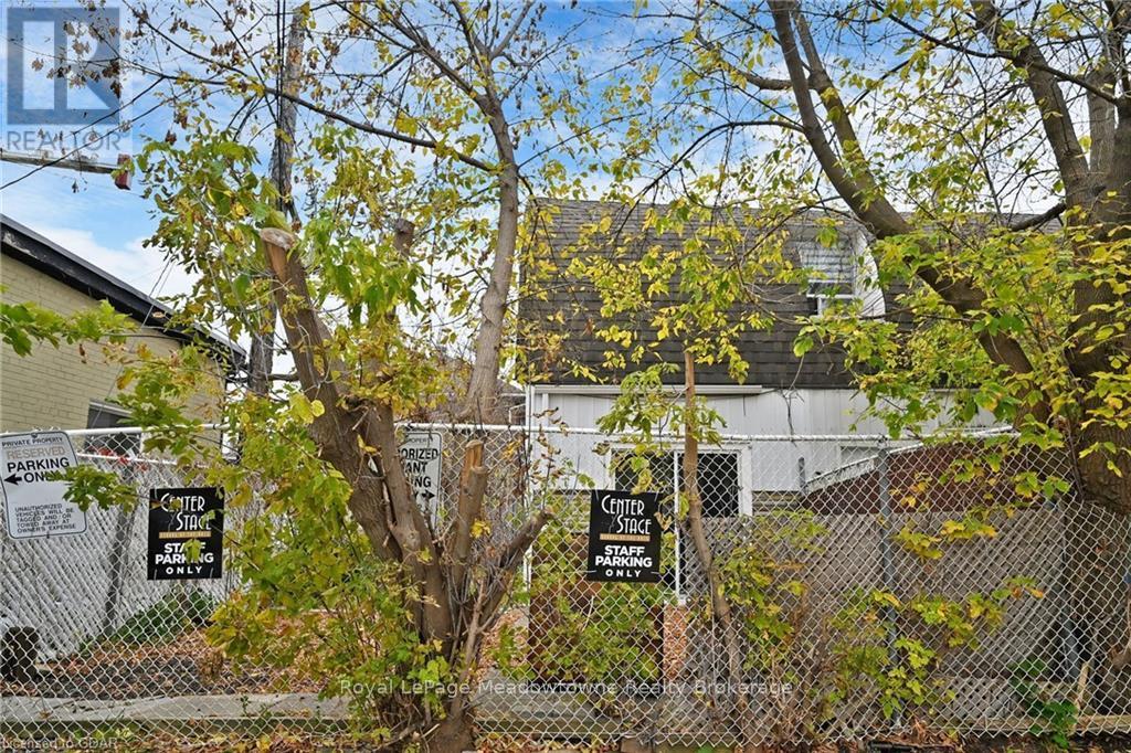 12 Wesleyan Street, Halton Hills, Ontario  L7G 2E1 - Photo 8 - W11898372