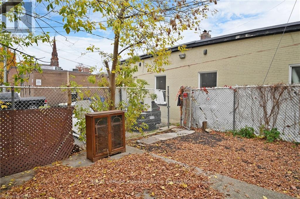 12 Wesleyan Street, Halton Hills, Ontario  L7G 2E1 - Photo 9 - W11898372