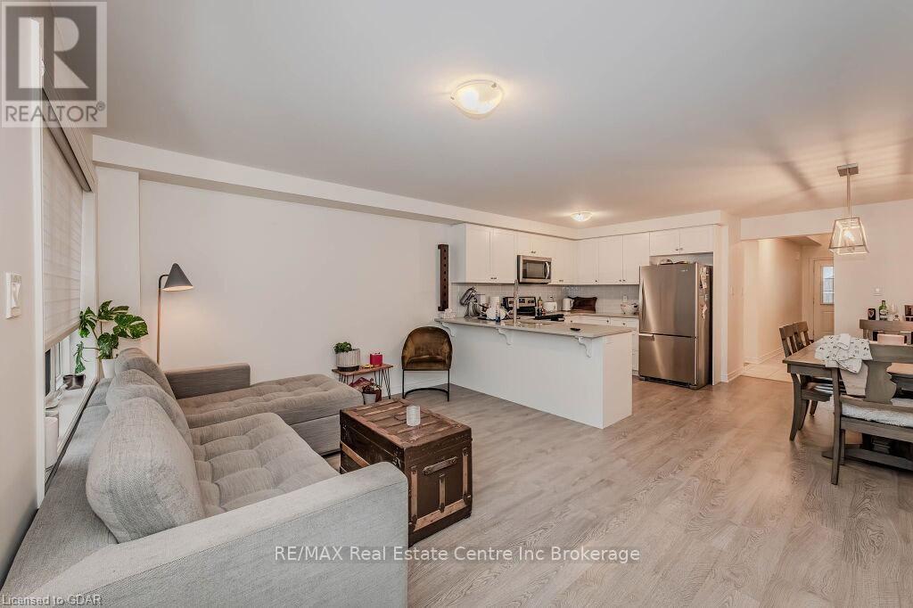 26 Skinner Drive, Guelph, Ontario  N1E 0P7 - Photo 3 - X11898364