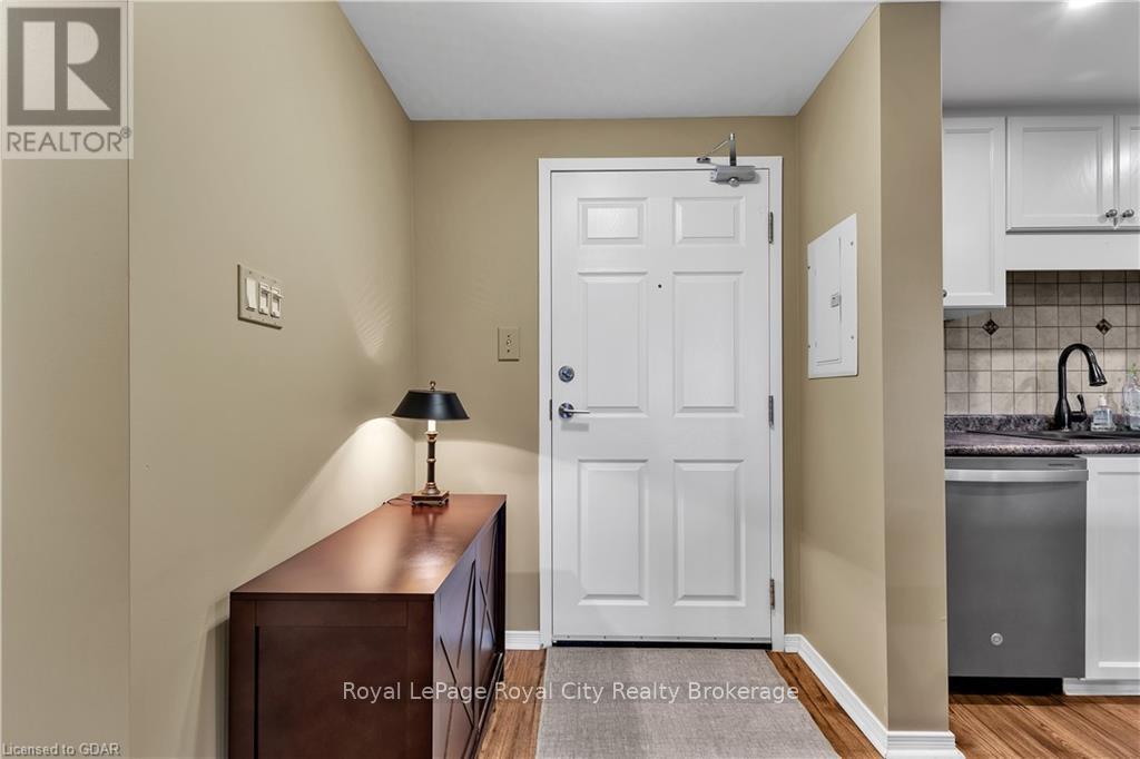 204 - 345 Fisher Mills Road, Cambridge, Ontario  N3C 0E5 - Photo 5 - X11898378