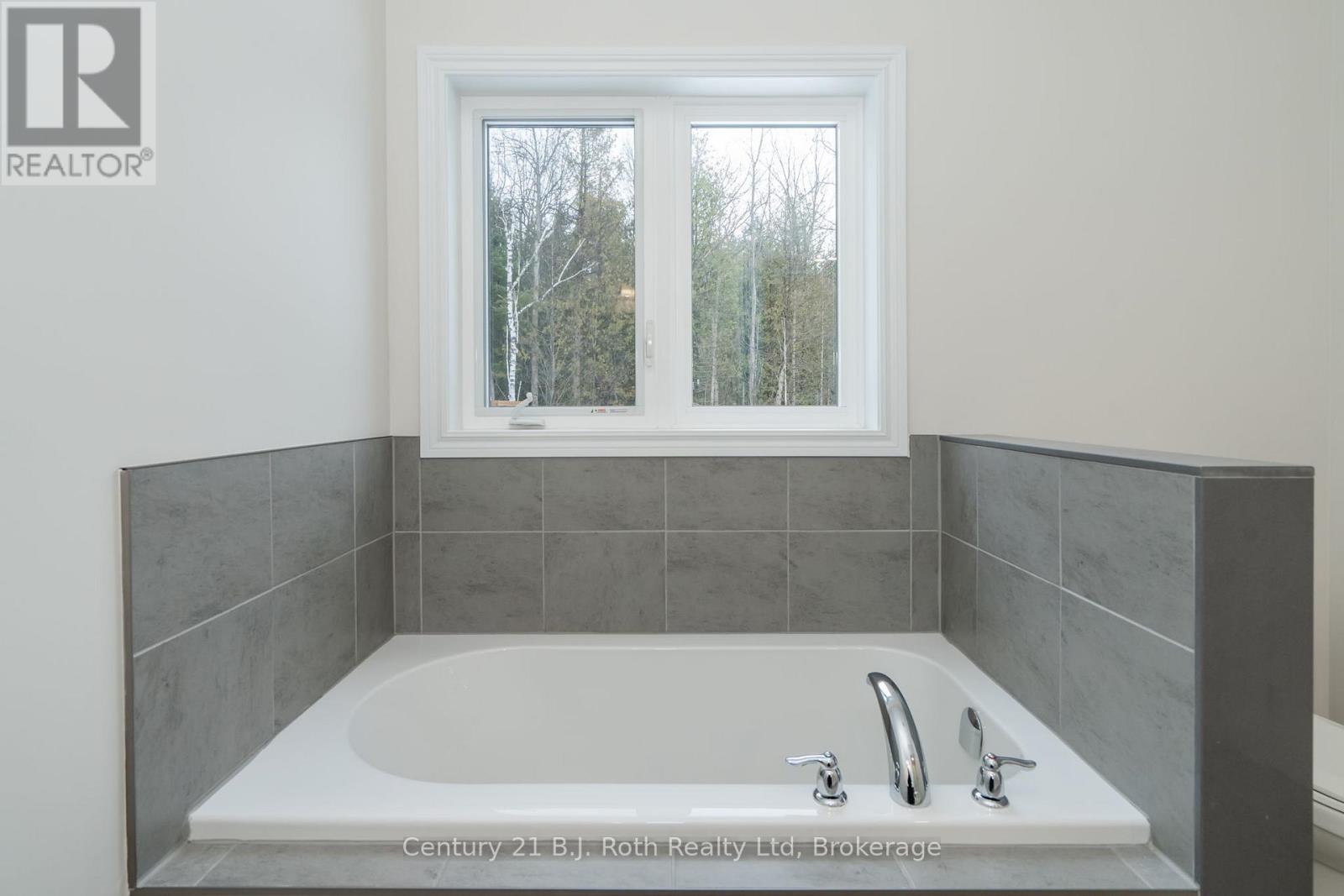 53 Ralph Dalton Boulevard, Tay, Ontario  L0K 2A0 - Photo 21 - S11892068