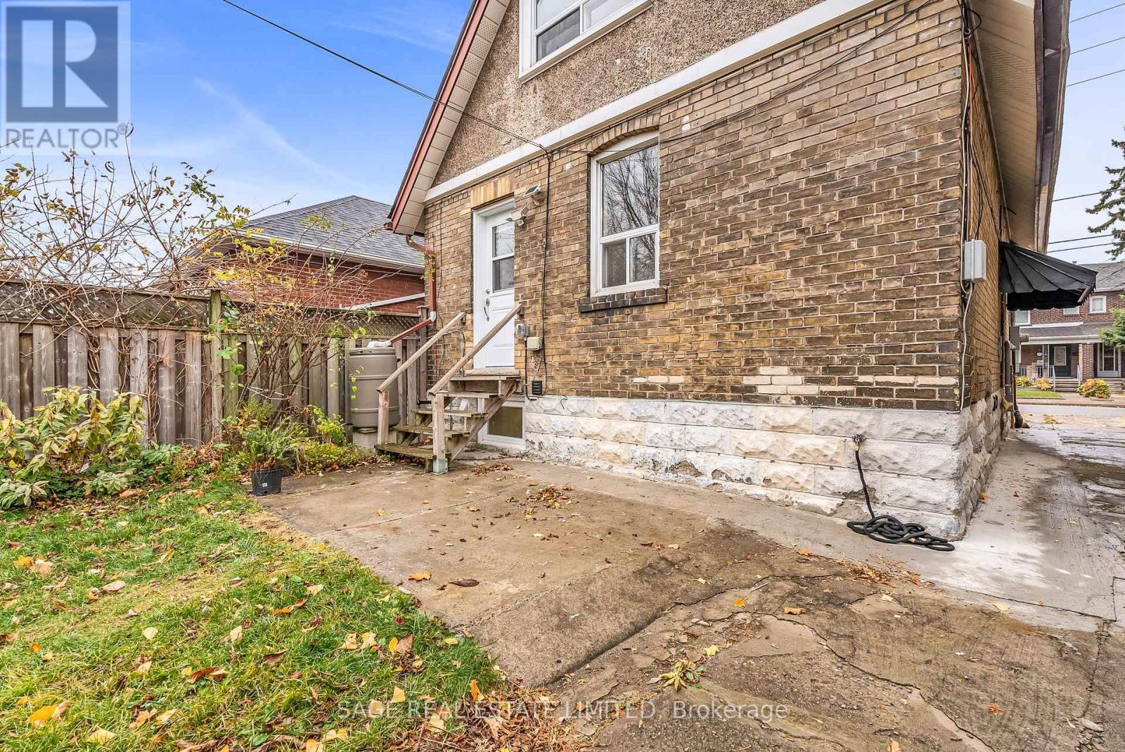 Main Fl - 509 Sammon Avenue, Toronto, Ontario  M4J 2B3 - Photo 19 - E11898935