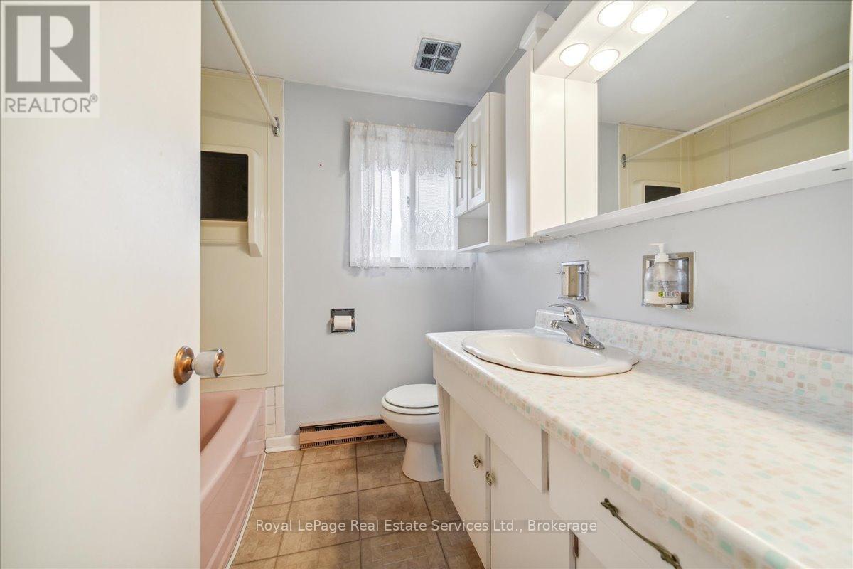 1499 Seaview DriveMississauga (Clarkson), Ontario  L5J 1X7 - Photo 16 - W11898990