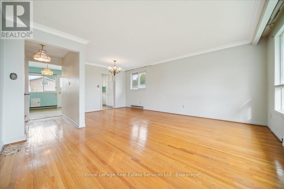 1499 Seaview DriveMississauga (Clarkson), Ontario  L5J 1X7 - Photo 8 - W11898990