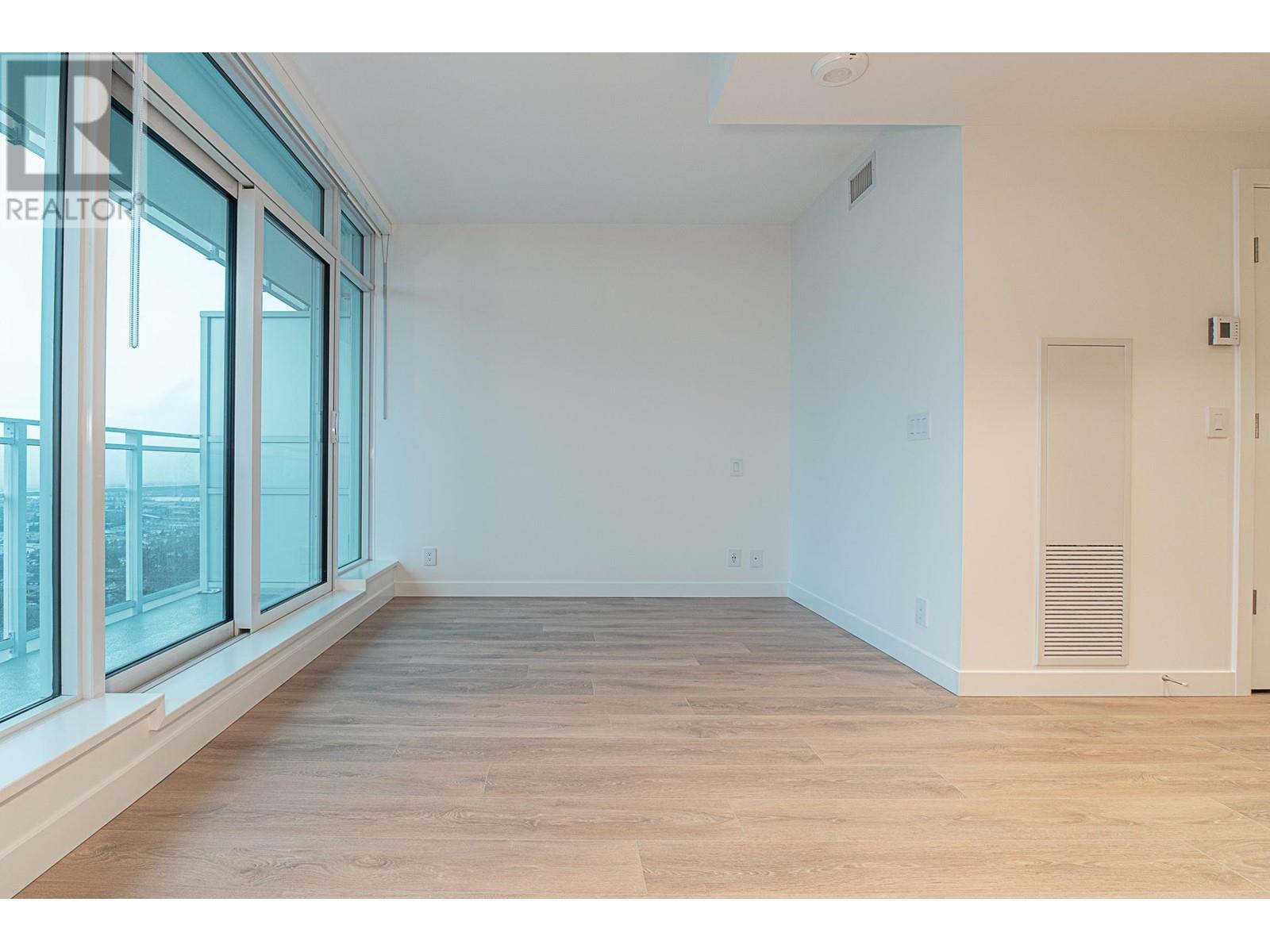 Property at 1601 505 NELSON STREET image 3