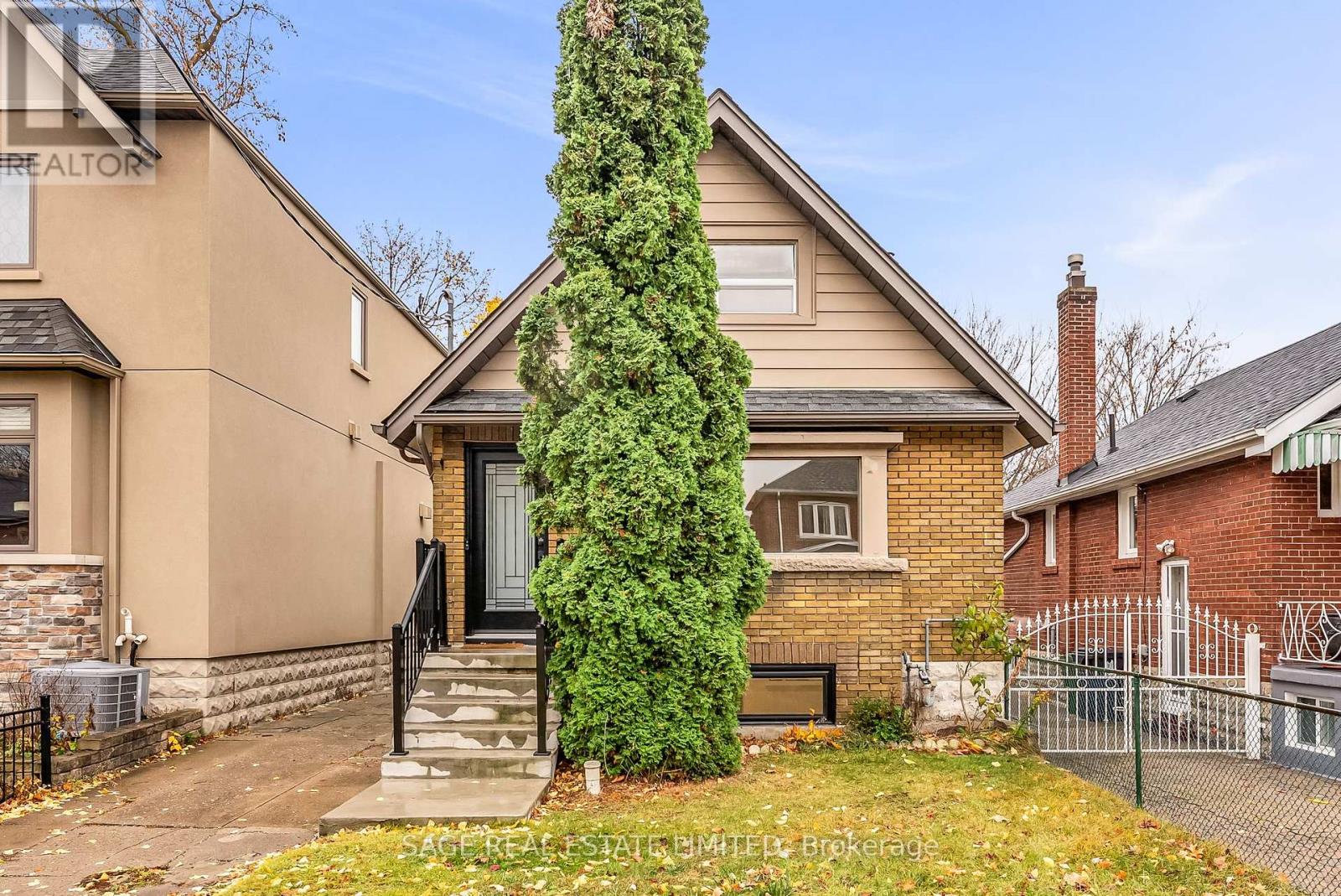 Main Fl - 509 Sammon AvenueToronto (Danforth Village-East York), Ontario  M4J 2B3 - Photo 1 - E10440536