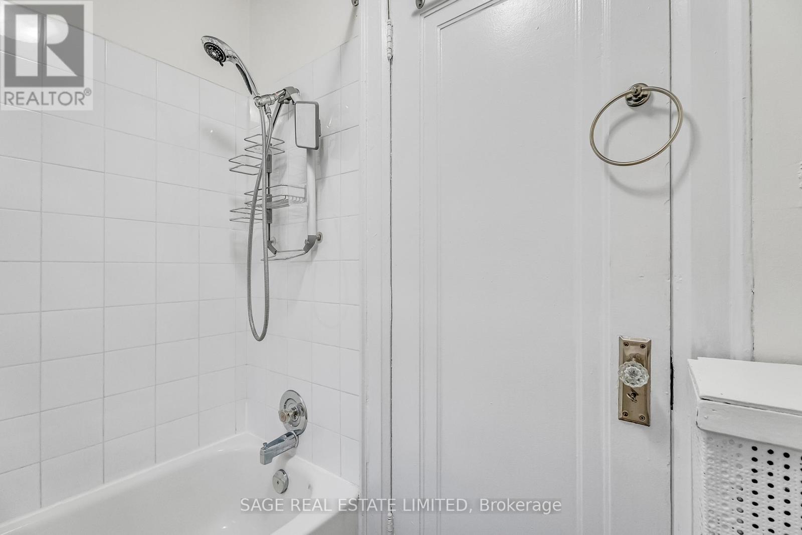 Main Fl - 509 Sammon AvenueToronto (Danforth Village-East York), Ontario  M4J 2B3 - Photo 16 - E10440536