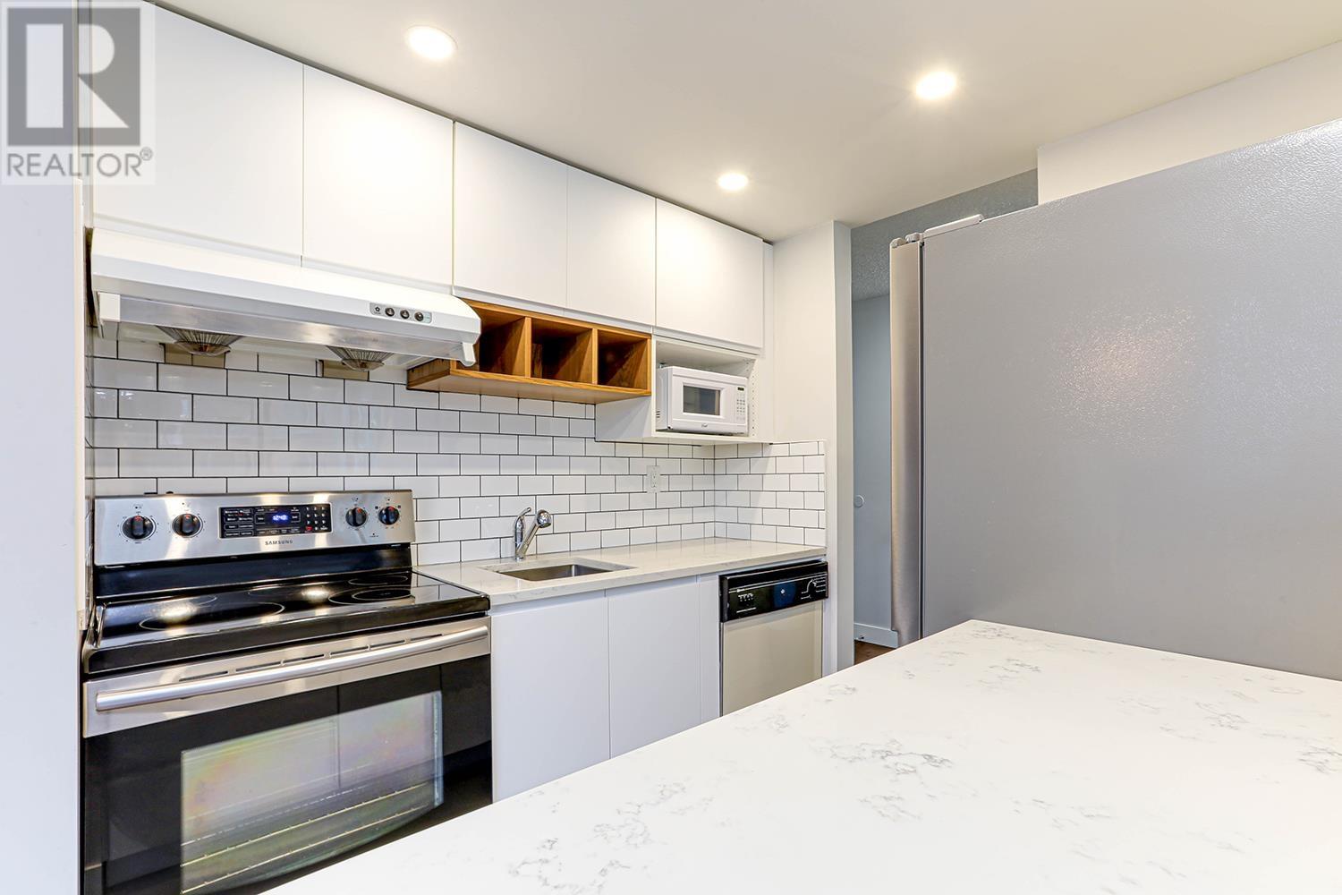 Listing Picture 16 of 33 : 301 1127 BARCLAY STREET, Vancouver / 溫哥華 - 魯藝地產 Yvonne Lu Group - MLS Medallion Club Member