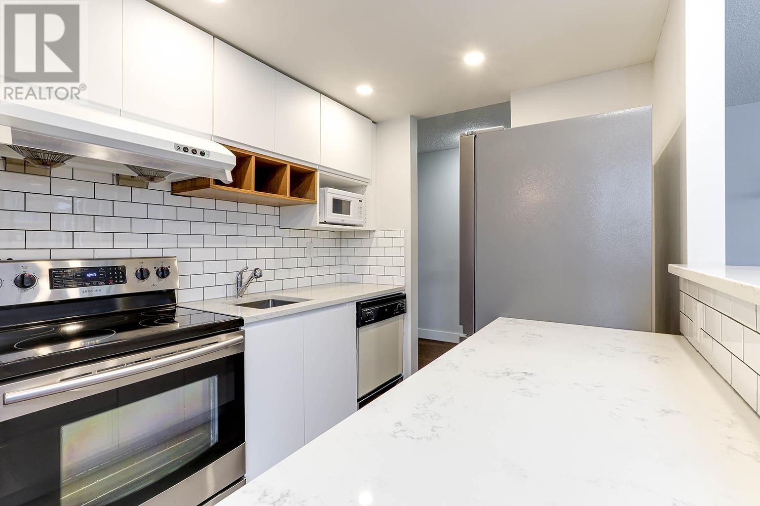 Listing Picture 18 of 33 : 301 1127 BARCLAY STREET, Vancouver / 溫哥華 - 魯藝地產 Yvonne Lu Group - MLS Medallion Club Member