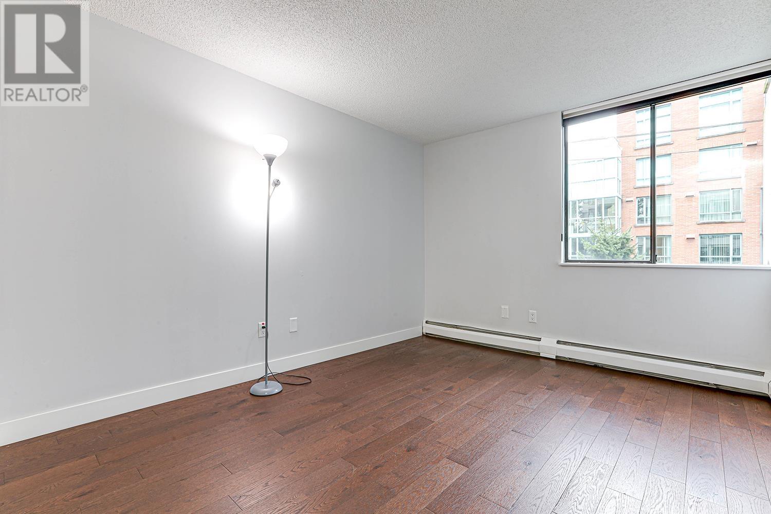 Listing Picture 21 of 33 : 301 1127 BARCLAY STREET, Vancouver / 溫哥華 - 魯藝地產 Yvonne Lu Group - MLS Medallion Club Member