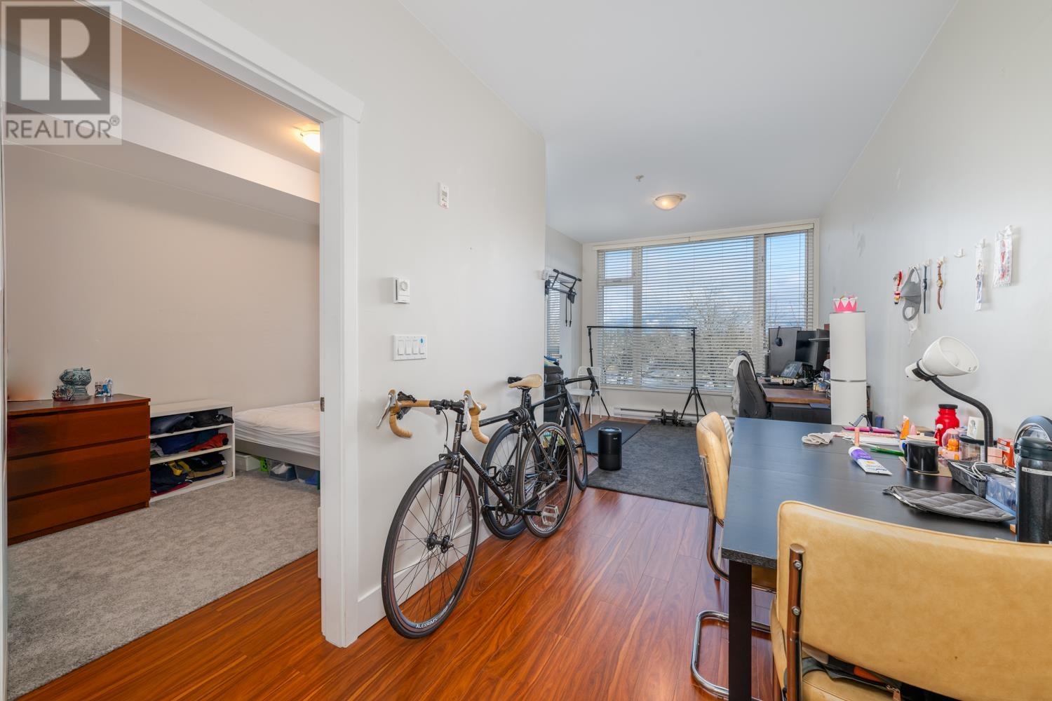 Listing Picture 11 of 16 : 1350 KINGSWAY, Vancouver / 溫哥華 - 魯藝地產 Yvonne Lu Group - MLS Medallion Club Member