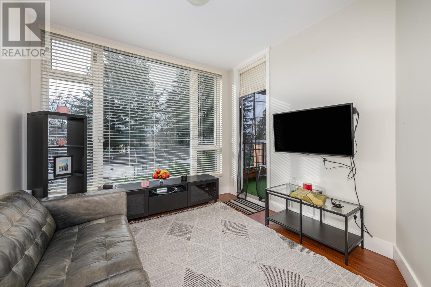 Listing Picture 12 of 16 : 1350 KINGSWAY, Vancouver / 溫哥華 - 魯藝地產 Yvonne Lu Group - MLS Medallion Club Member