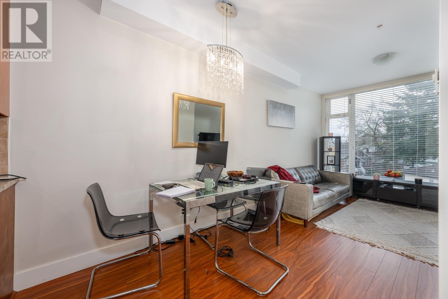 Listing Picture 15 of 16 : 1350 KINGSWAY, Vancouver / 溫哥華 - 魯藝地產 Yvonne Lu Group - MLS Medallion Club Member