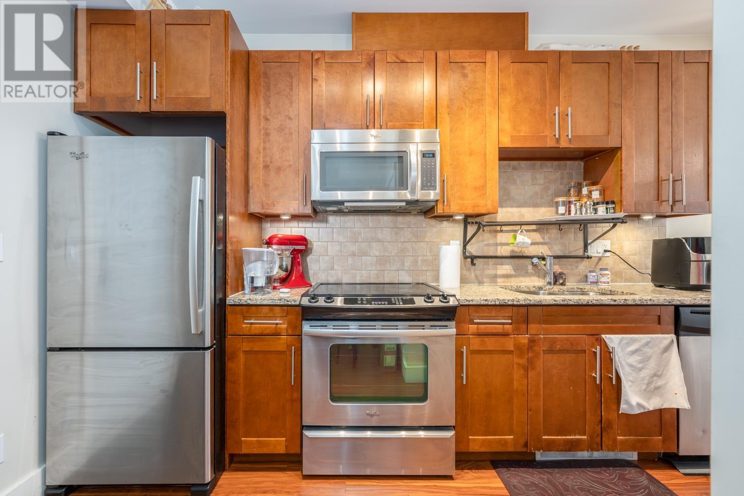 Listing Picture 16 of 16 : 1350 KINGSWAY, Vancouver / 溫哥華 - 魯藝地產 Yvonne Lu Group - MLS Medallion Club Member