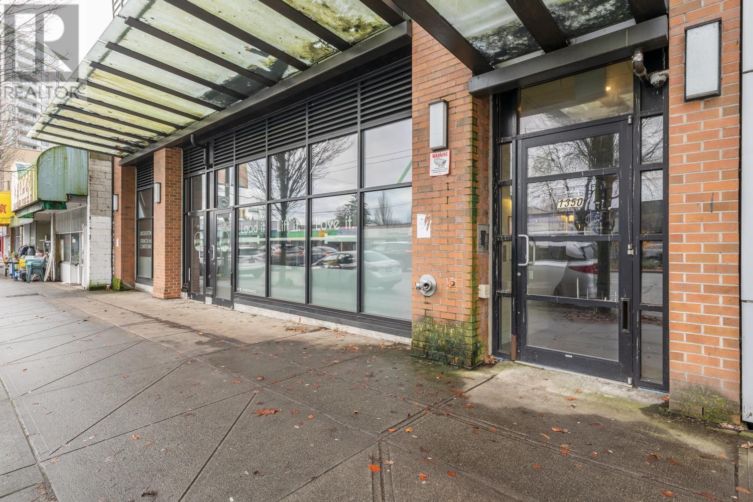 Listing Picture 2 of 16 : 1350 KINGSWAY, Vancouver / 溫哥華 - 魯藝地產 Yvonne Lu Group - MLS Medallion Club Member