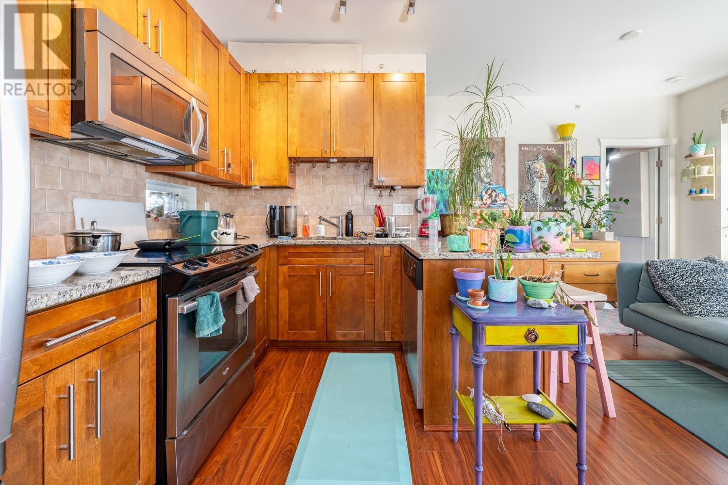 Listing Picture 6 of 16 : 1350 KINGSWAY, Vancouver / 溫哥華 - 魯藝地產 Yvonne Lu Group - MLS Medallion Club Member
