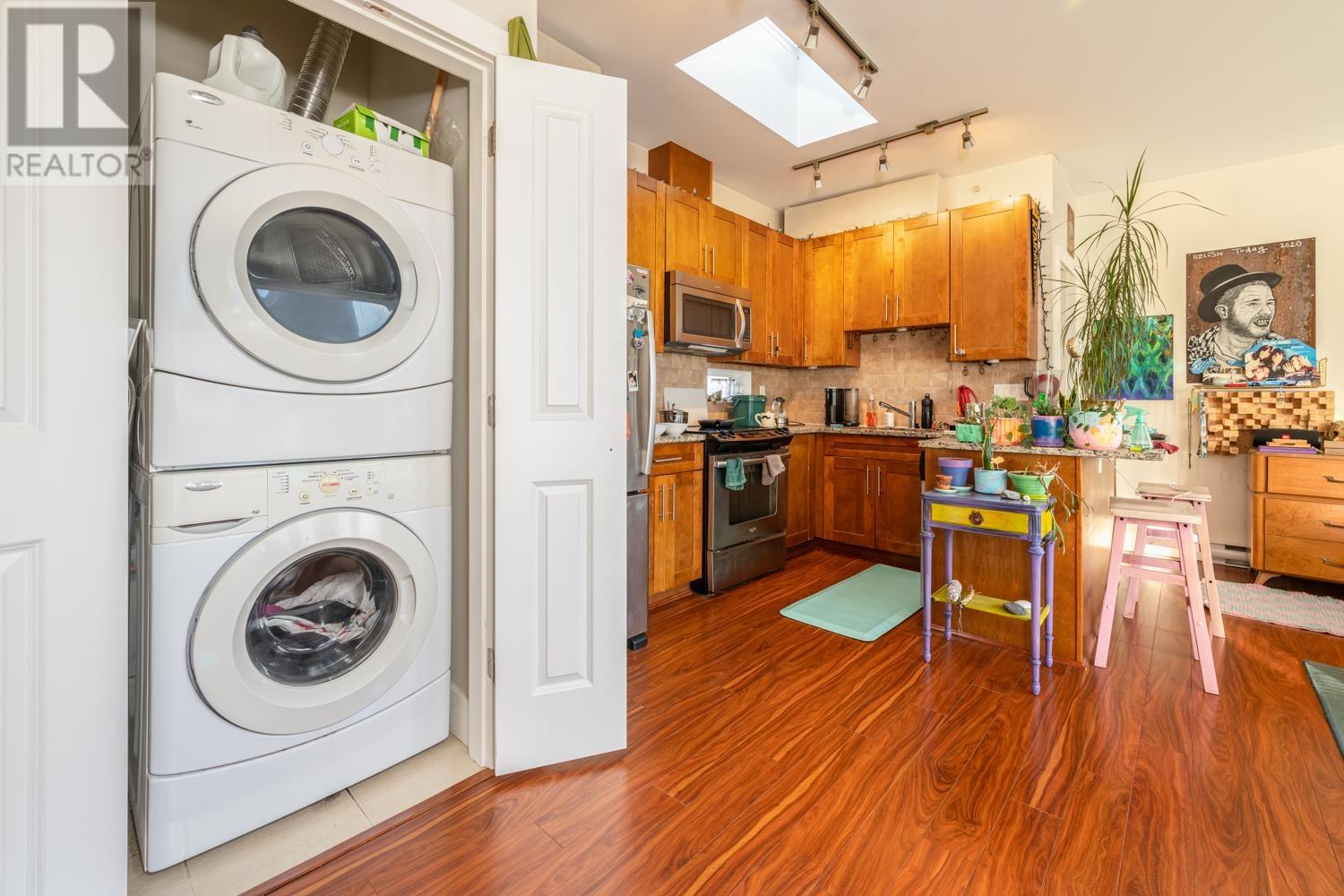 Listing Picture 7 of 16 : 1350 KINGSWAY, Vancouver / 溫哥華 - 魯藝地產 Yvonne Lu Group - MLS Medallion Club Member