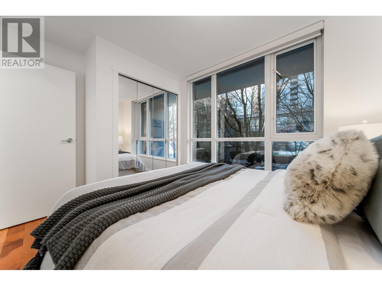 Listing Picture 16 of 40 : 1018 RICHARDS STREET, Vancouver / 溫哥華 - 魯藝地產 Yvonne Lu Group - MLS Medallion Club Member