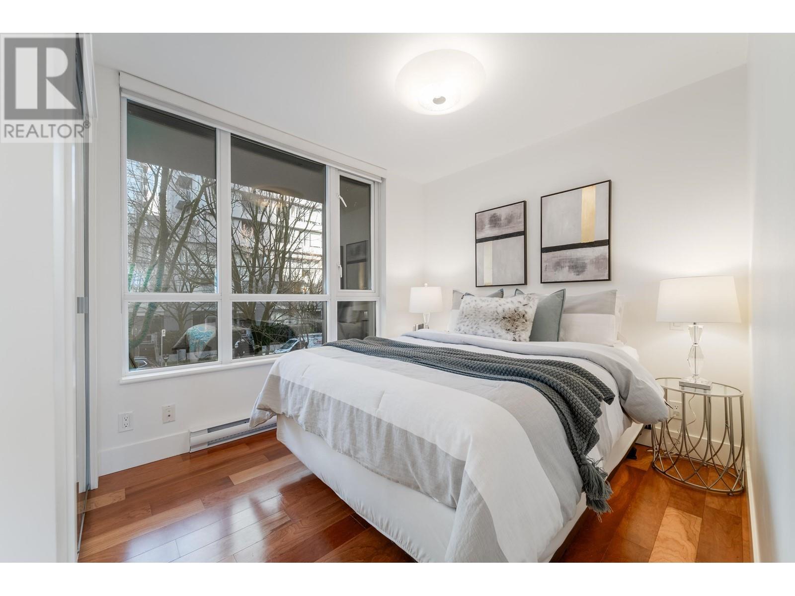 Listing Picture 15 of 40 : 1018 RICHARDS STREET, Vancouver / 溫哥華 - 魯藝地產 Yvonne Lu Group - MLS Medallion Club Member