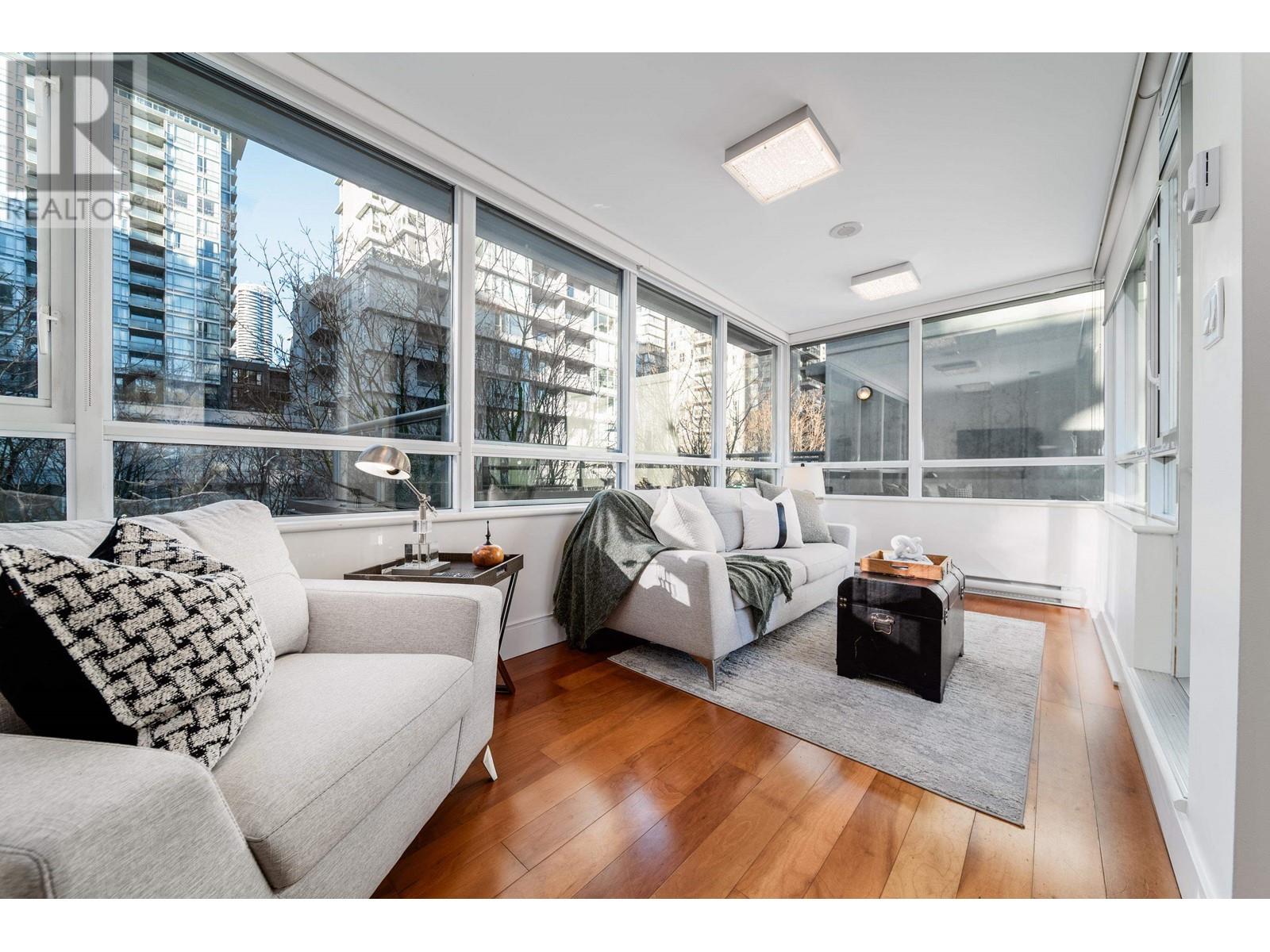 Listing Picture 19 of 40 : 1018 RICHARDS STREET, Vancouver / 溫哥華 - 魯藝地產 Yvonne Lu Group - MLS Medallion Club Member