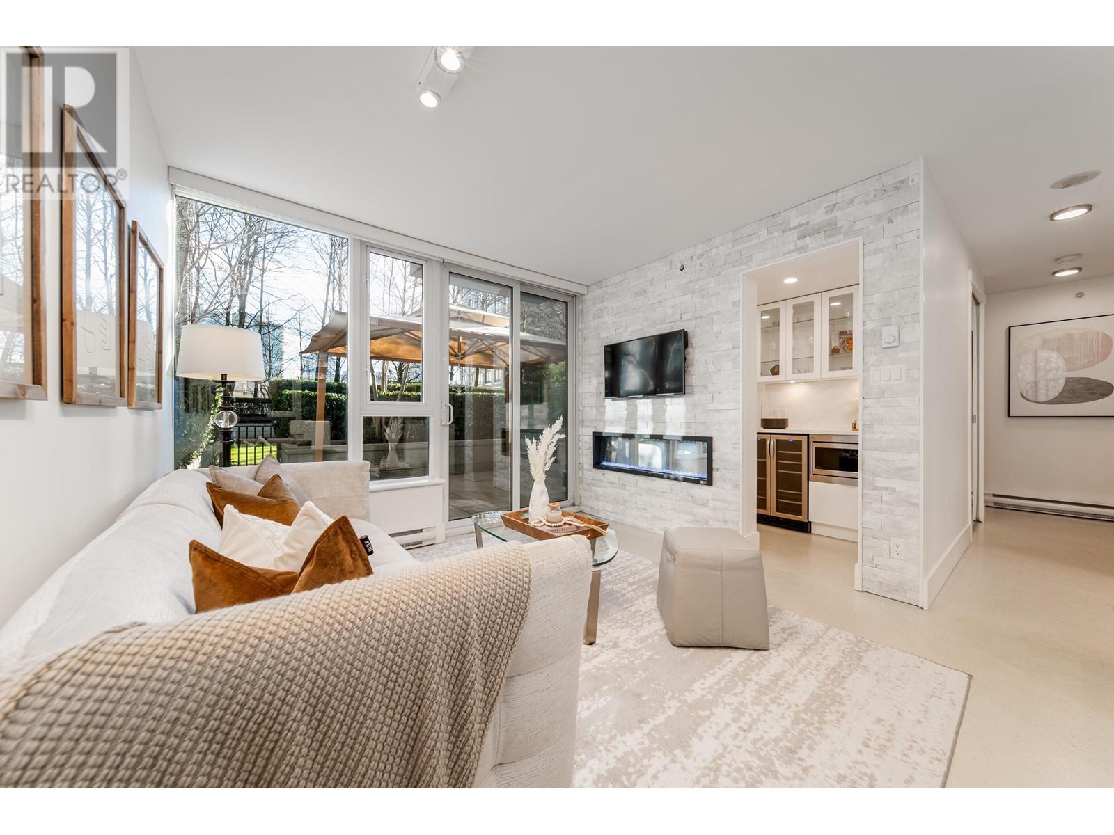 Listing Picture 3 of 40 : 1018 RICHARDS STREET, Vancouver / 溫哥華 - 魯藝地產 Yvonne Lu Group - MLS Medallion Club Member