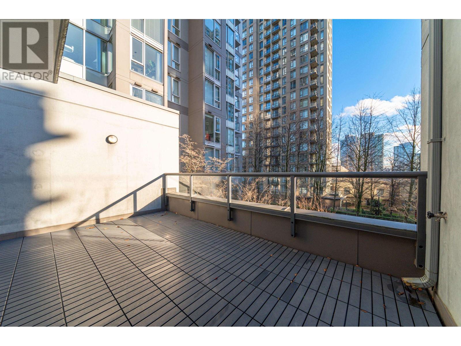 Listing Picture 24 of 40 : 1018 RICHARDS STREET, Vancouver / 溫哥華 - 魯藝地產 Yvonne Lu Group - MLS Medallion Club Member