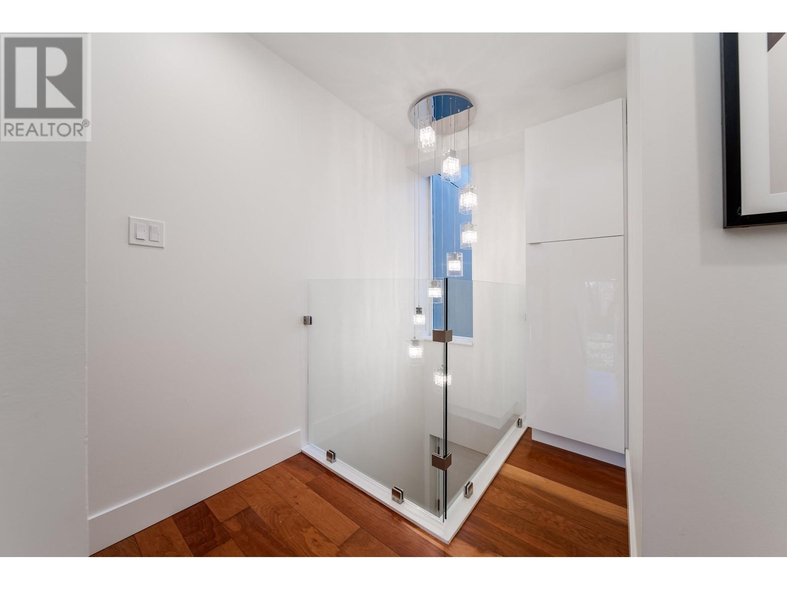 Listing Picture 10 of 40 : 1018 RICHARDS STREET, Vancouver / 溫哥華 - 魯藝地產 Yvonne Lu Group - MLS Medallion Club Member