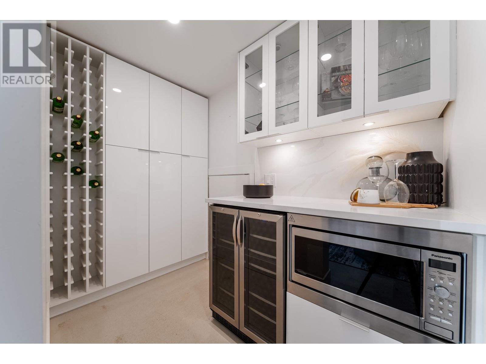 Listing Picture 9 of 40 : 1018 RICHARDS STREET, Vancouver / 溫哥華 - 魯藝地產 Yvonne Lu Group - MLS Medallion Club Member