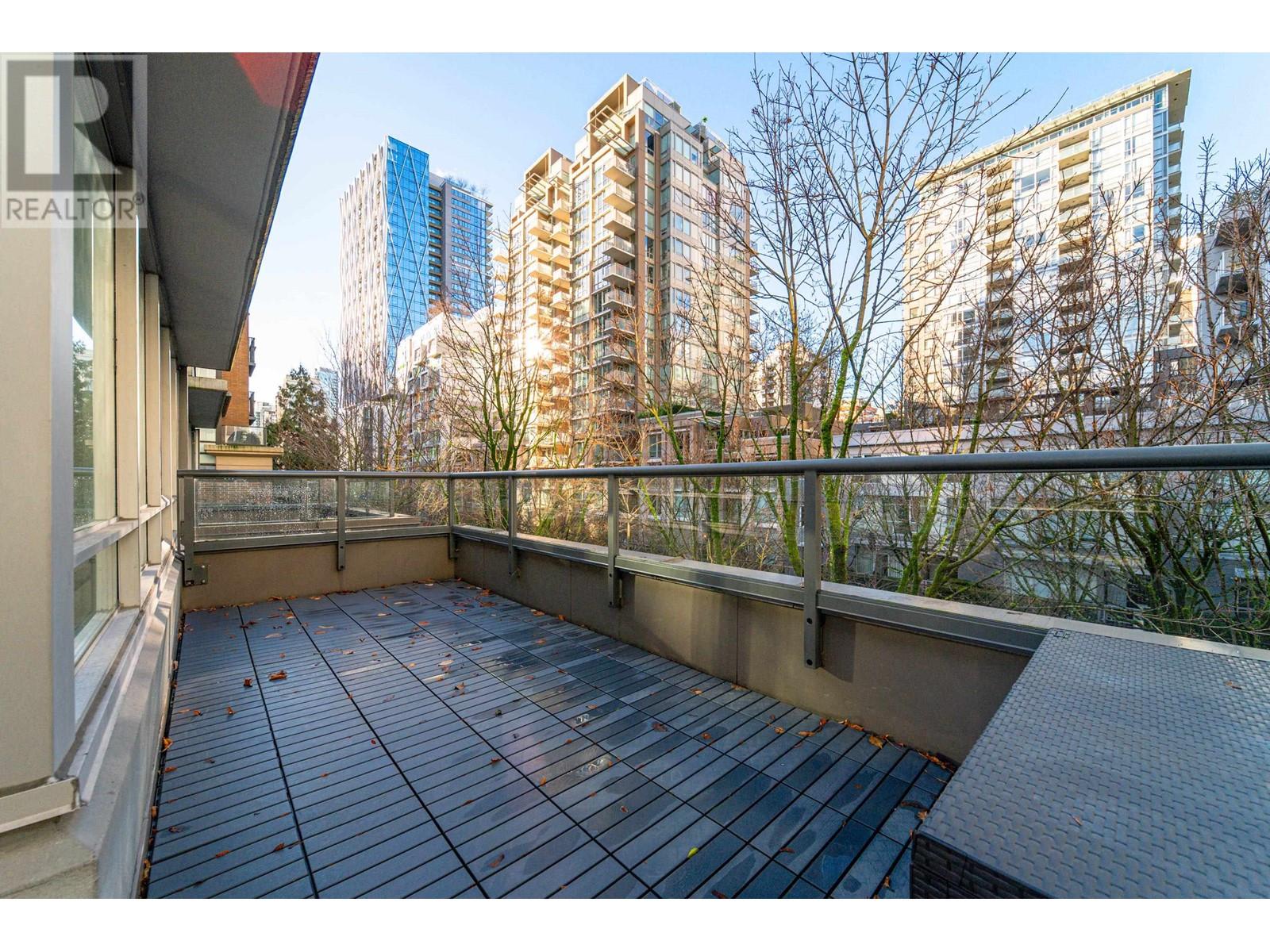 Listing Picture 34 of 40 : 1018 RICHARDS STREET, Vancouver / 溫哥華 - 魯藝地產 Yvonne Lu Group - MLS Medallion Club Member