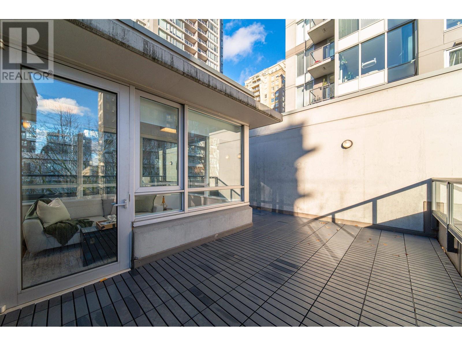 Listing Picture 23 of 40 : 1018 RICHARDS STREET, Vancouver / 溫哥華 - 魯藝地產 Yvonne Lu Group - MLS Medallion Club Member