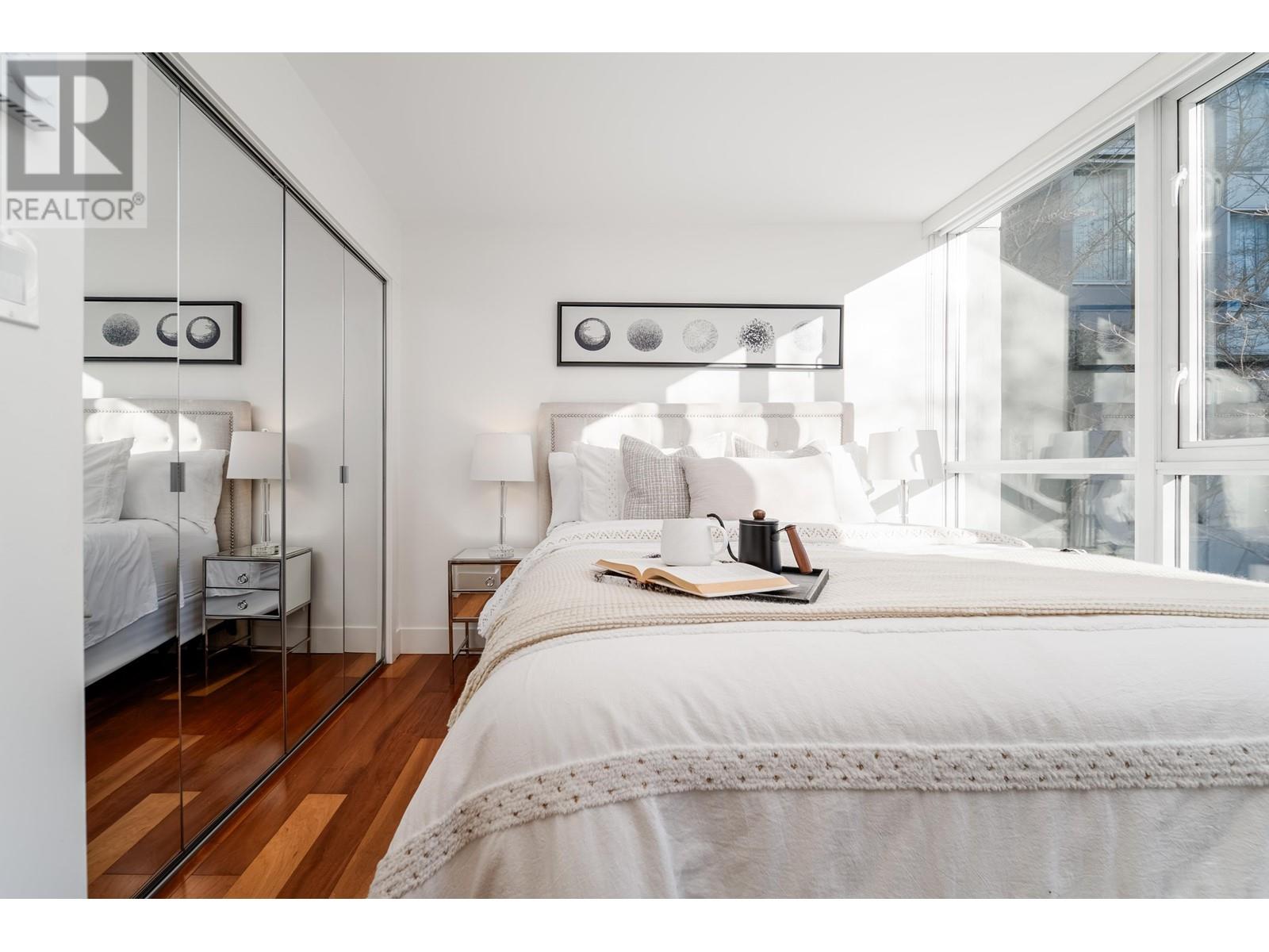 Listing Picture 11 of 40 : 1018 RICHARDS STREET, Vancouver / 溫哥華 - 魯藝地產 Yvonne Lu Group - MLS Medallion Club Member