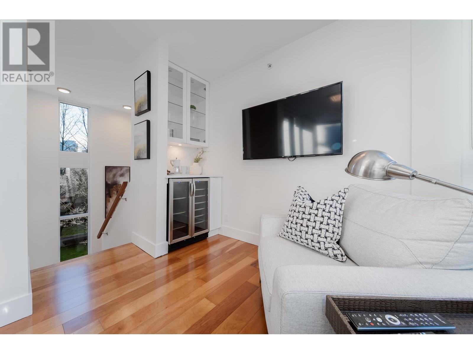 Listing Picture 20 of 40 : 1018 RICHARDS STREET, Vancouver / 溫哥華 - 魯藝地產 Yvonne Lu Group - MLS Medallion Club Member